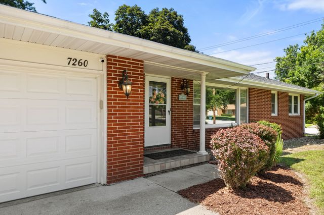 7260 Sunrise Boulevard, Windsor Heights, IA 50324