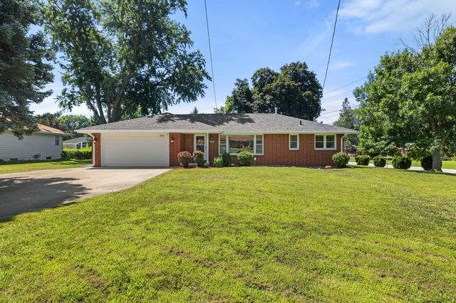7260 Sunrise Boulevard, Windsor Heights, IA 50324