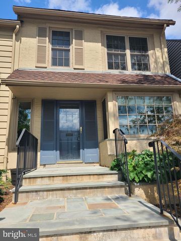 211 E STATE ST, Kennett Square, PA 19348