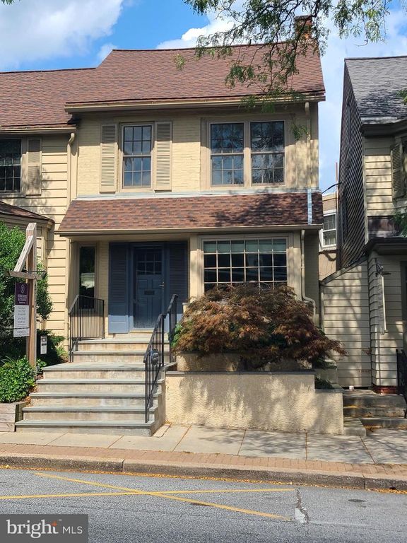 211 E STATE ST, Kennett Square, PA 19348