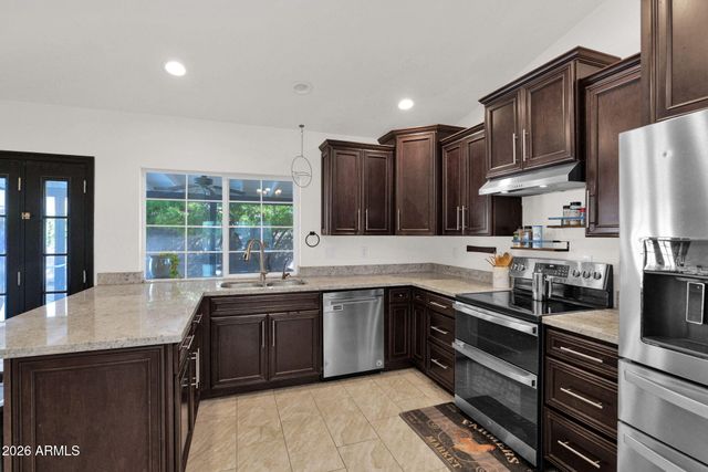 2702 E CORRINE Drive, Phoenix, AZ 85032