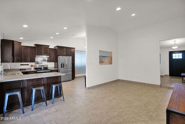 2702 E CORRINE Drive, Phoenix, AZ 85032