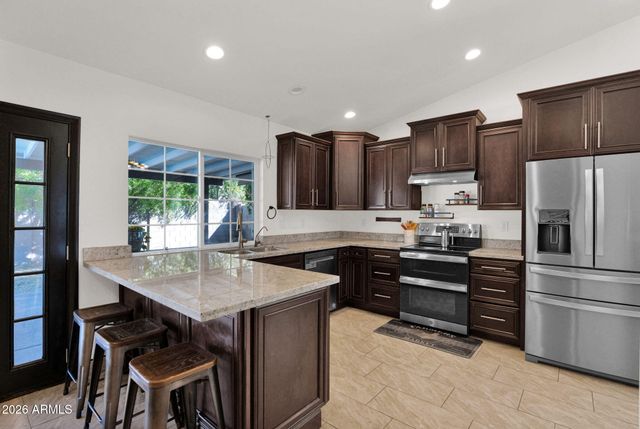 2702 E CORRINE Drive, Phoenix, AZ 85032