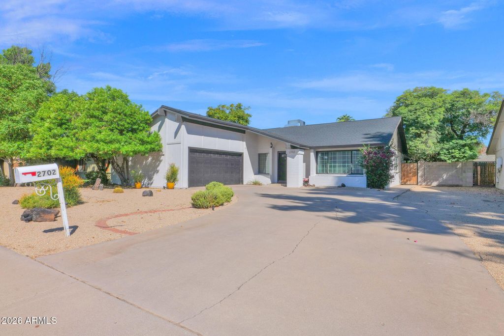 2702 E CORRINE Drive, Phoenix, AZ 85032 — photo 2