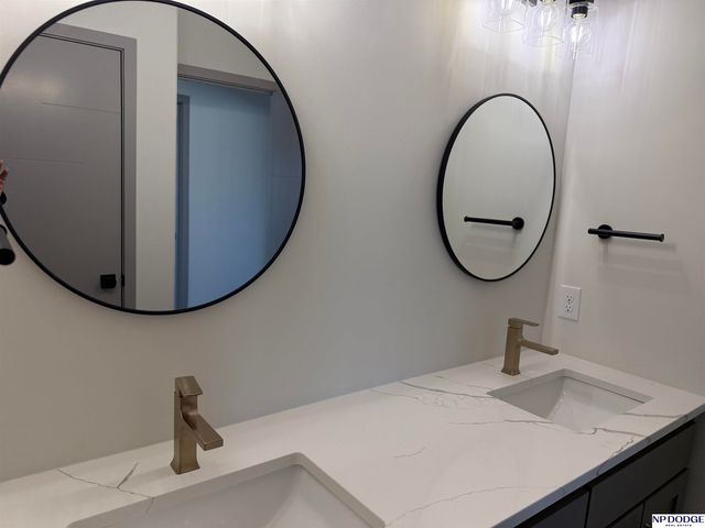 10416 S 191 Street, Omaha, NE 68022