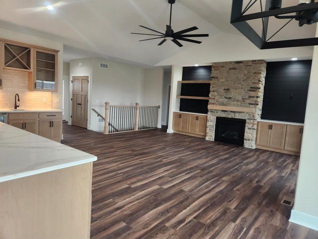 L287 Fred Schunk Court, Waunakee, WI 53597