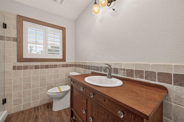 2210 Lazybrook Drive, Houston, TX 77008