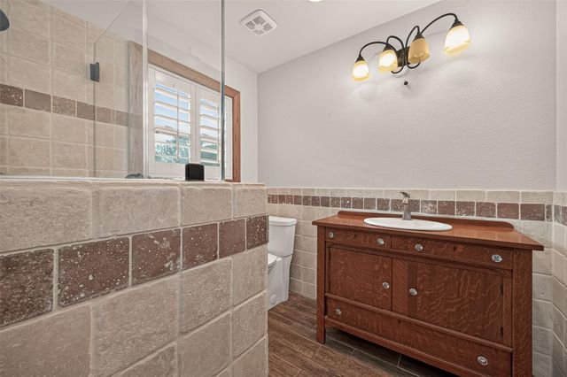 2210 Lazybrook Drive, Houston, TX 77008