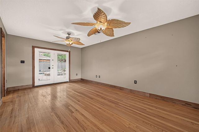 2210 Lazybrook Drive, Houston, TX 77008