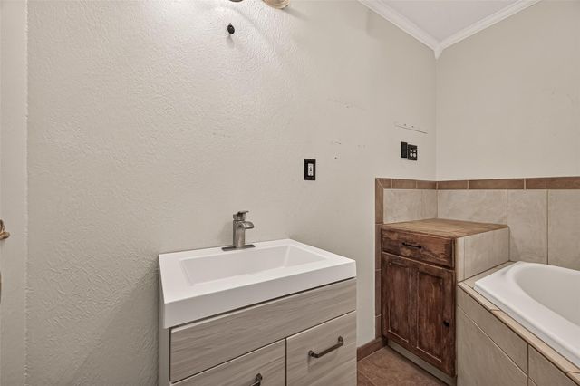 2210 Lazybrook Drive, Houston, TX 77008