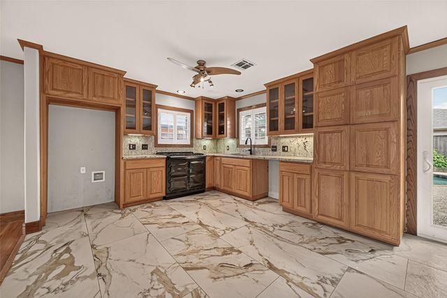 2210 Lazybrook Drive, Houston, TX 77008