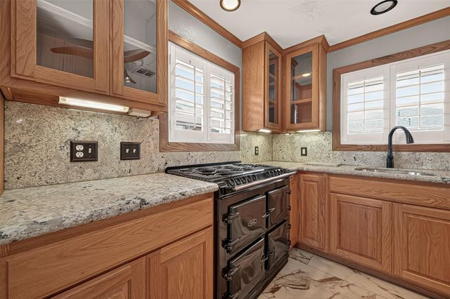 2210 Lazybrook Drive, Houston, TX 77008