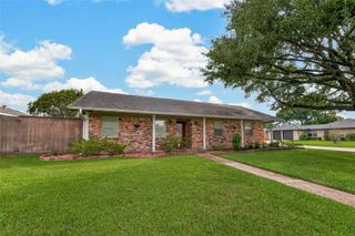 2210 Lazybrook Drive, Houston, TX 77008