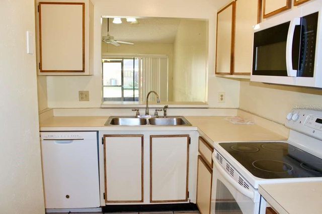 108 CREEKSIDE WAY, Orlando, FL 32824