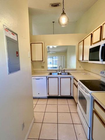 108 CREEKSIDE WAY, Orlando, FL 32824