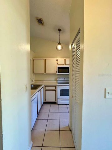 108 CREEKSIDE WAY, Orlando, FL 32824