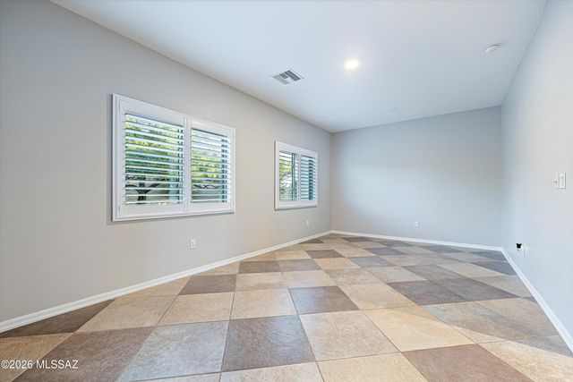 282 N Suntan Drive, Vail, AZ 85641