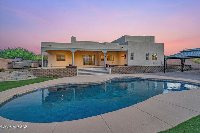 282 N Suntan Drive, Vail, AZ 85641