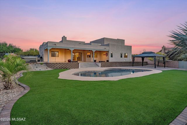 282 N Suntan Drive, Vail, AZ 85641