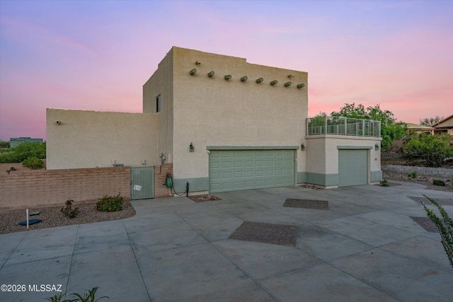 282 N Suntan Drive, Vail, AZ 85641