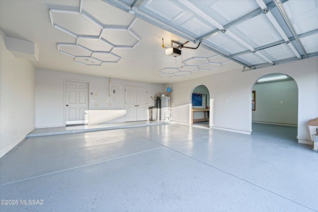 282 N Suntan Drive, Vail, AZ 85641