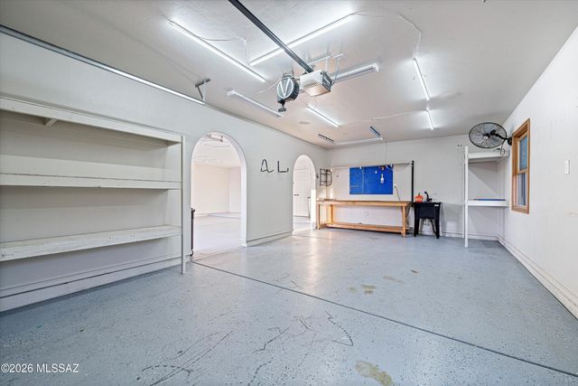 282 N Suntan Drive, Vail, AZ 85641