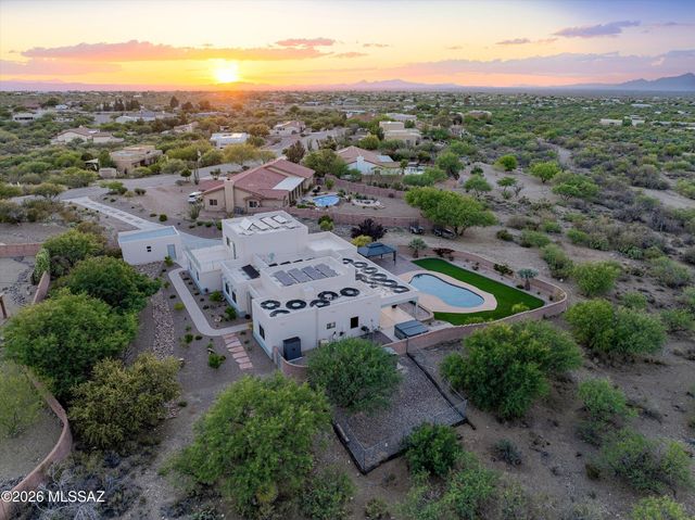282 N Suntan Drive, Vail, AZ 85641