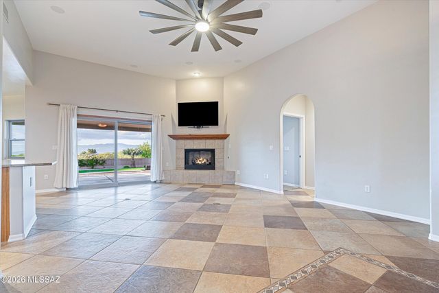 282 N Suntan Drive, Vail, AZ 85641