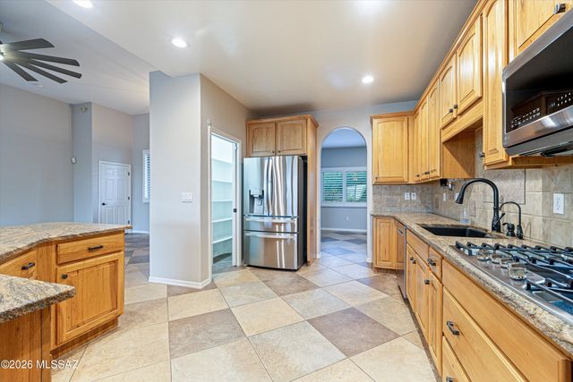 282 N Suntan Drive, Vail, AZ 85641