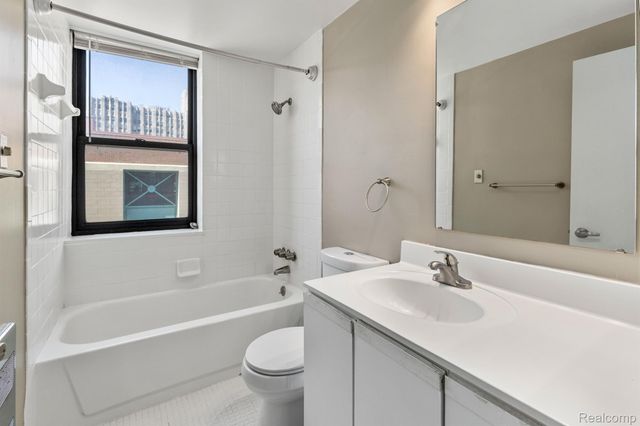 629 W Milwaukee Street 201, Detroit, MI 48202