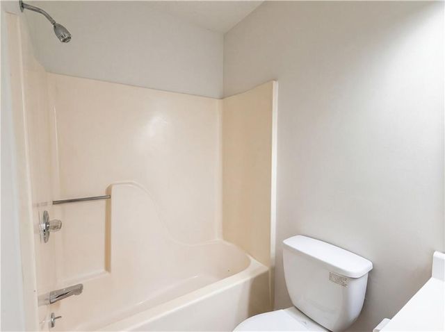 100 Stone Creek Drive, Covington, GA 30016