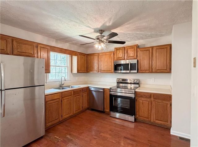 100 Stone Creek Drive, Covington, GA 30016