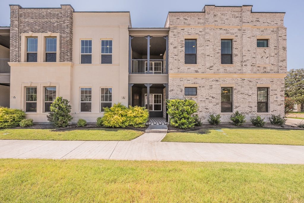 305 Sunset Lane 102, Fort Worth, TX 76114 — exterior
