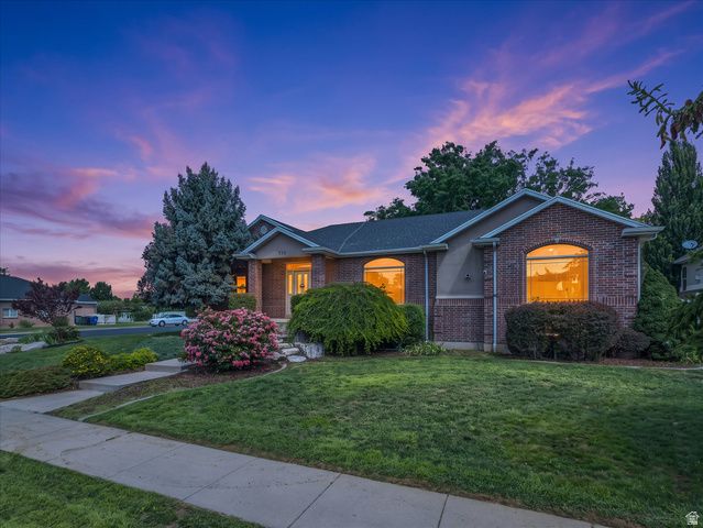 732 W 2300 S, Syracuse, UT 84075