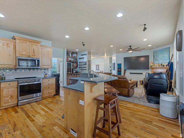 732 W 2300 S, Syracuse, UT 84075