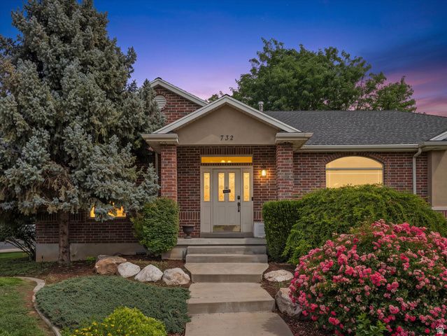 732 W 2300 S, Syracuse, UT 84075