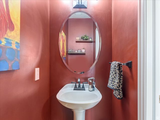 732 W 2300 S, Syracuse, UT 84075