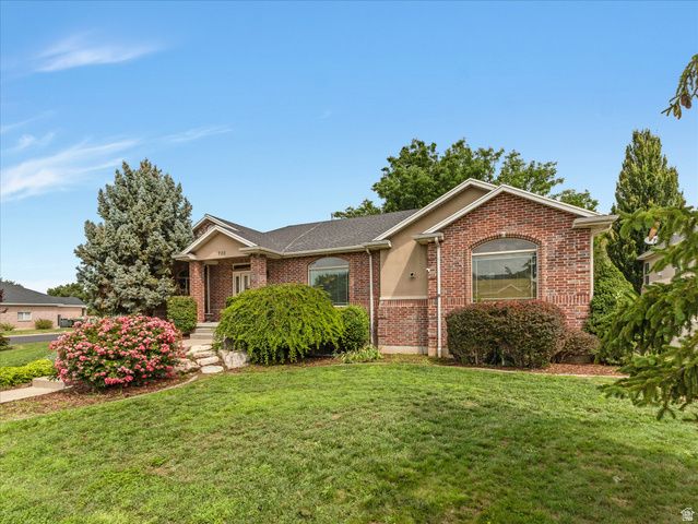 732 W 2300 S, Syracuse, UT 84075