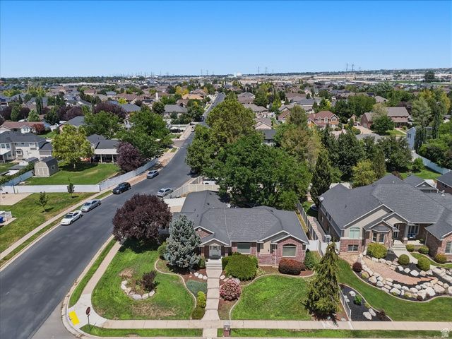 732 W 2300 S, Syracuse, UT 84075
