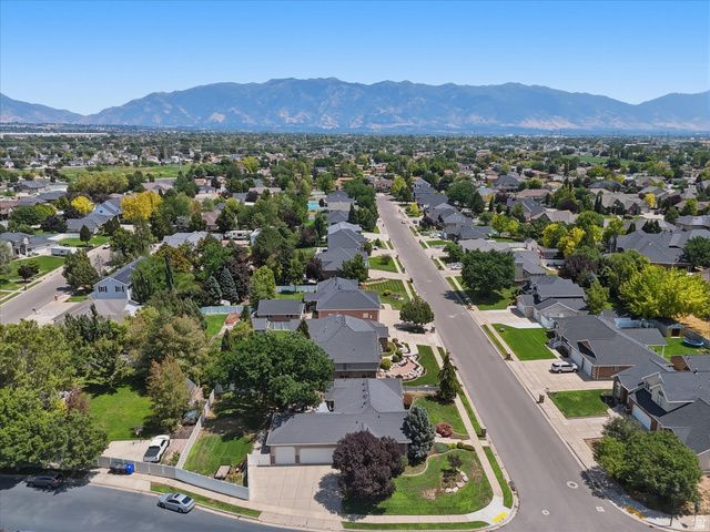 732 W 2300 S, Syracuse, UT 84075