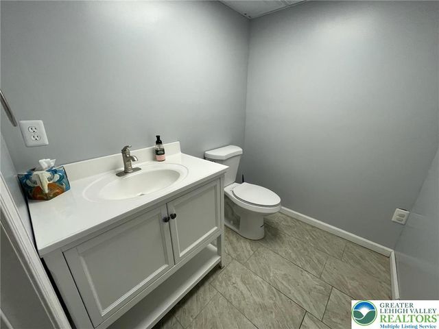 4860 Hemlock Street, Allentown City, PA 18106