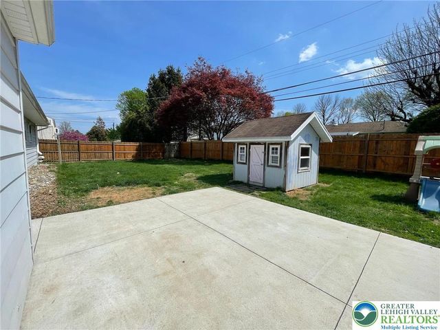 4860 Hemlock Street, Allentown City, PA 18106