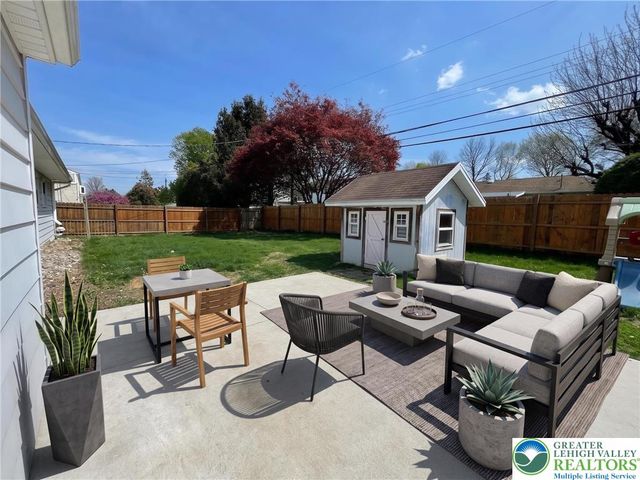 4860 Hemlock Street, Allentown City, PA 18106
