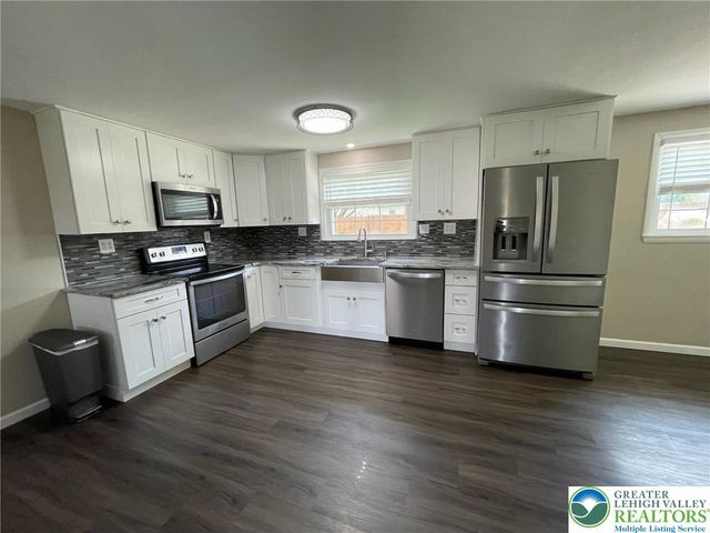 4860 Hemlock Street, Allentown City, PA 18106