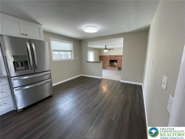 4860 Hemlock Street, Allentown City, PA 18106