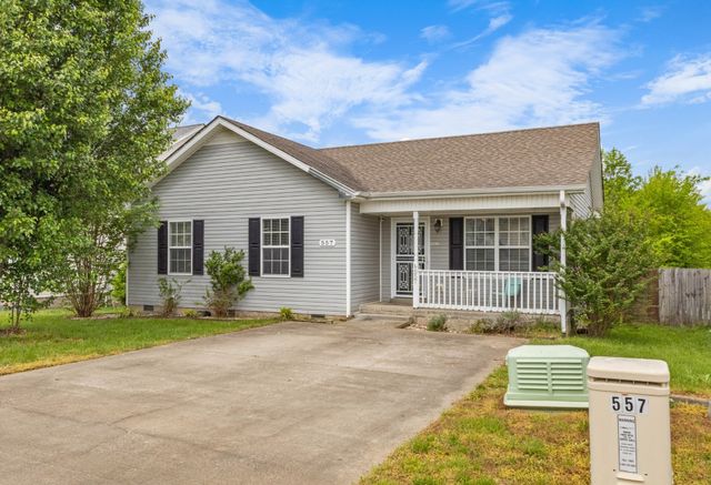 557 Oakmont Dr, Clarksville, TN 37042