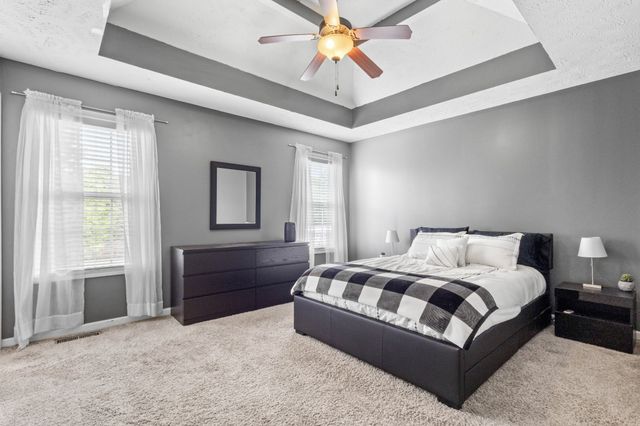 557 Oakmont Dr, Clarksville, TN 37042