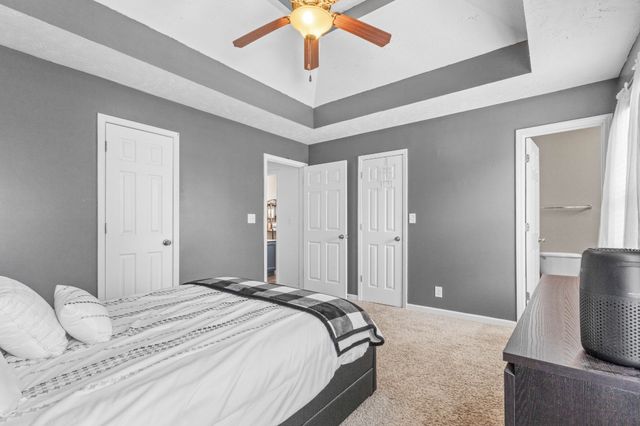 557 Oakmont Dr, Clarksville, TN 37042