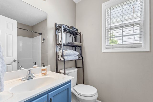 557 Oakmont Dr, Clarksville, TN 37042