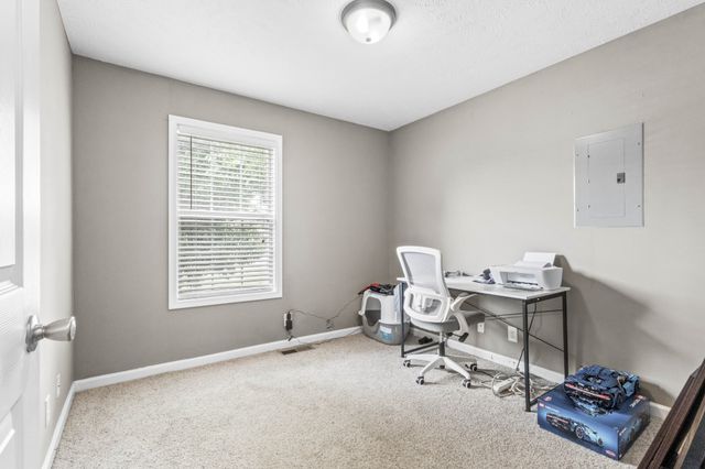557 Oakmont Dr, Clarksville, TN 37042